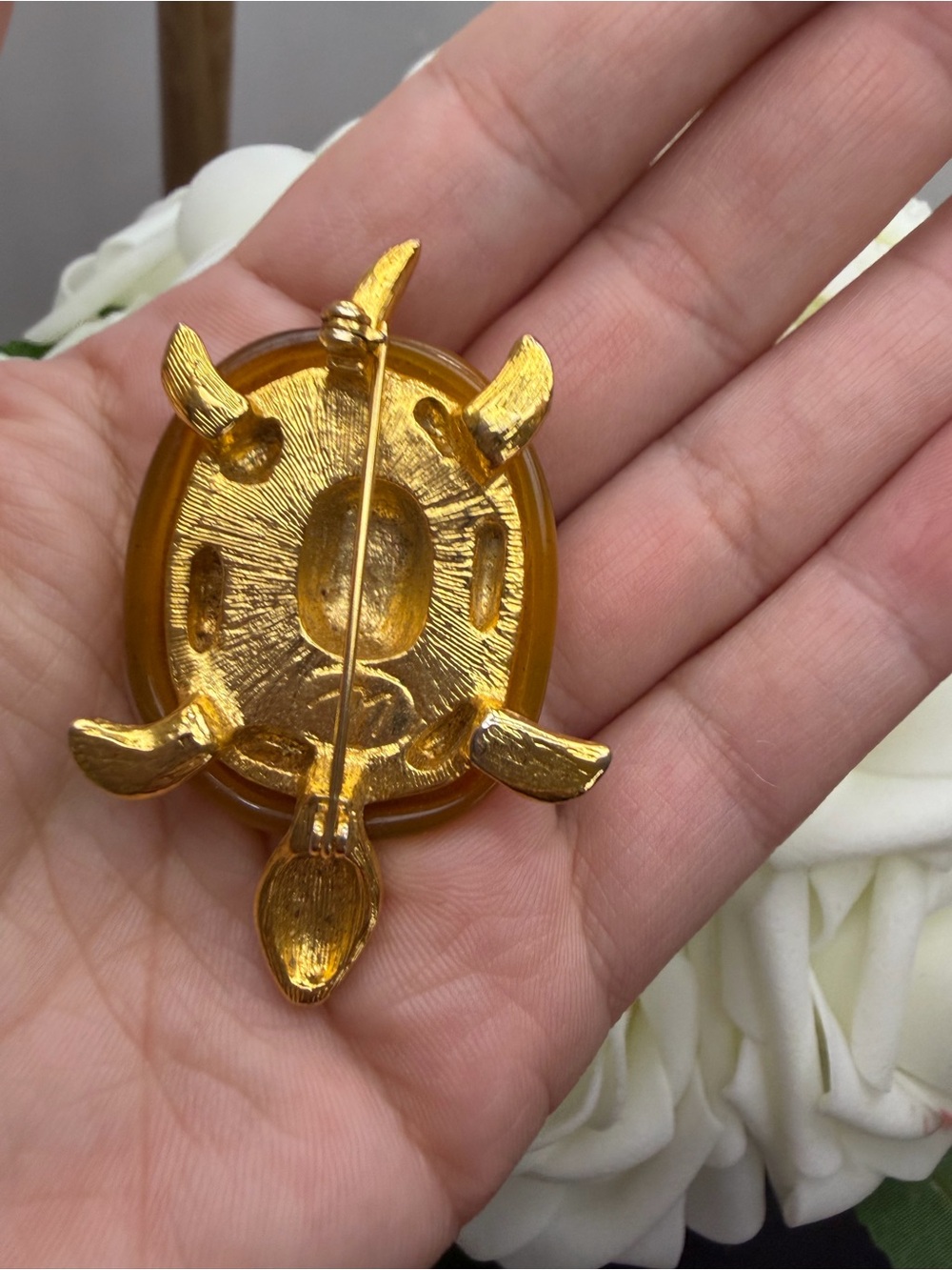 Vintage unique Amber Glass Turtle Figurine with Gold Accents - Picture 3 of 6